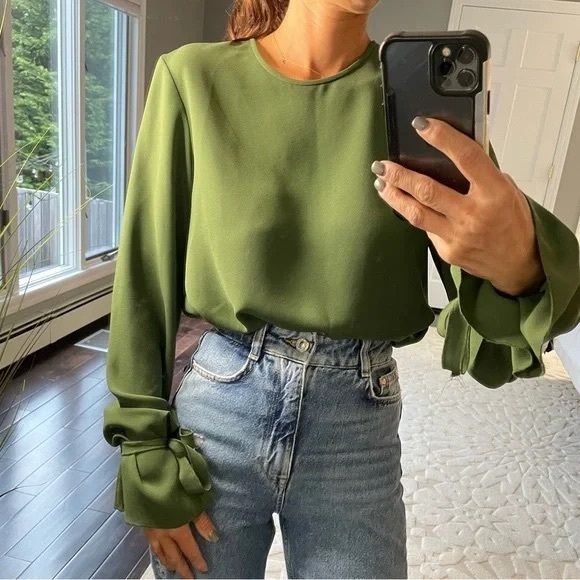 Wilfred Tops - ❌SOLD❌Wilfred by Aritzia Black Elodie Blouse
